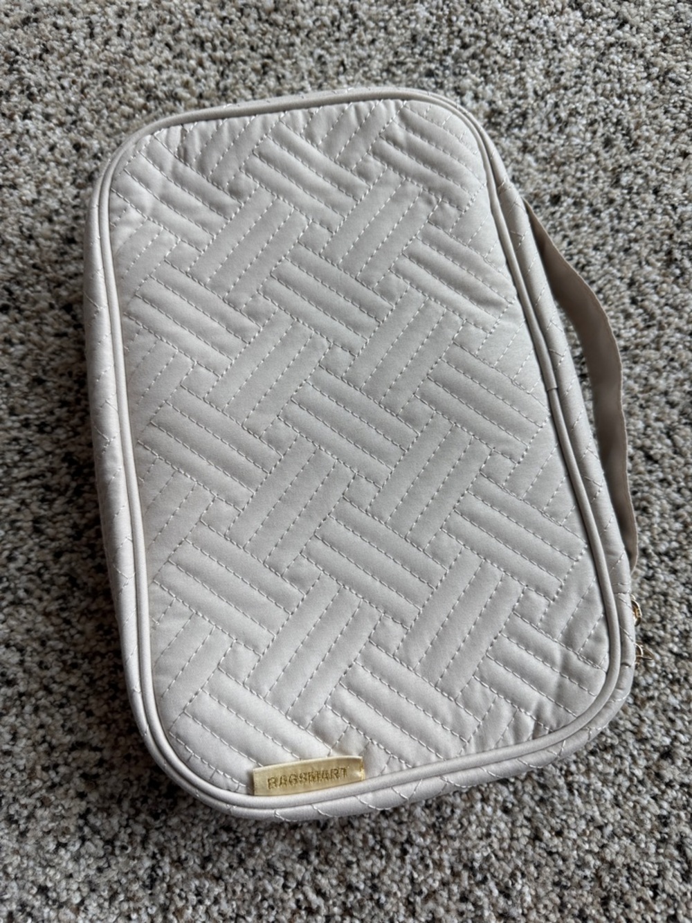 Light Beige Quilted jewelry Organizer - BagSmart